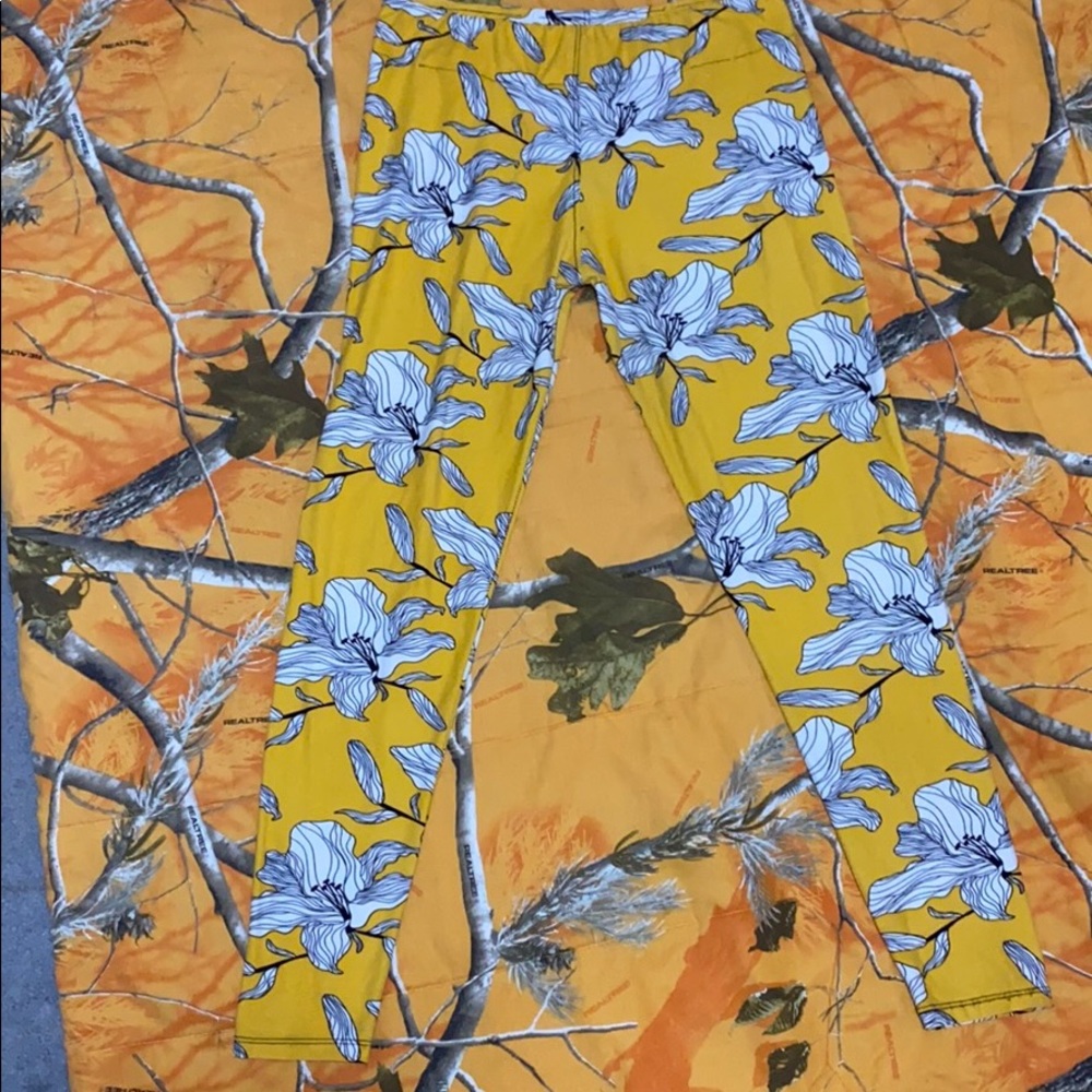 Agnes and Dora leggings